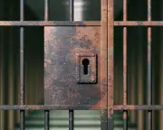 US Prisoners Escape After Chipping Through Weak Concrete Wall