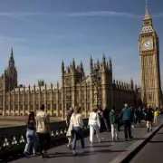 Westminster Bomb Scare: Christmas Cards Trigger Major Security Lockdown