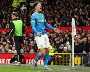 Wolves Snatch Vital Point as Struggling Manchester United Stumble Again