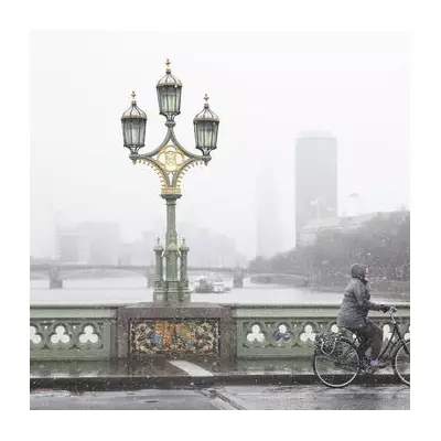 London Braces for Blizzards as UK Faces 51cm Snow Drifts in Late Jan