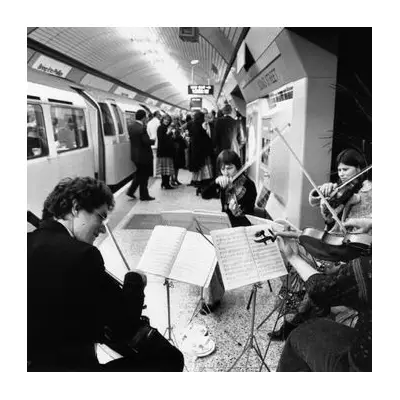 London Underground 70s & 80s Photos: A Nostalgic Trip Before Smartphones