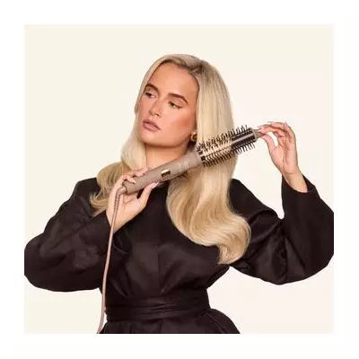 Molly-Mae's Hot Brush £23 Off: 'Perfect' for Salon-Worthy Blow Dry at Home