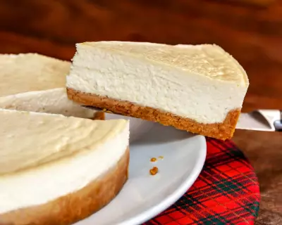 Three Geometrical Puzzles from Ian Stewart Challenge UK Readers