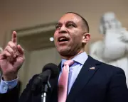 Democrats to Oppose ICE Funding Bill Over Trump-Era Tactics