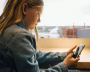 Experts Urge Broader Digital Safeguards for Children Beyond Social Media Bans