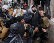 Far-right rally in Minneapolis outnumbered as counter-protesters chase off pro-ICE activists