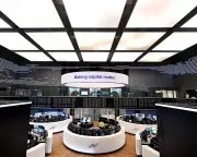 FTSE 100 Shows Resilience, Drops 0.4% Amid Trump's Latest Tariff Threats