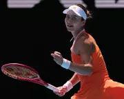 Iva Jovic Reaches Australian Open Quarter-Finals with Dominant Victory