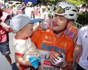 Jay Vine Triumphs at 2026 Tour Down Under Despite Kangaroo Crash Drama