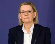 Leadership Crisis Looms for Australian Opposition After Coalition Split