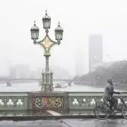 London Braces for Blizzards as UK Faces 51cm Snow Drifts in Late Jan