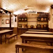 London's Cosiest Pub: Ye Olde Cheshire Cheese's Fireplace & History