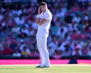 Matthew Potts' Lonely Ashes Battle: England's Conscript Bowler Endures Sydney Onslaught