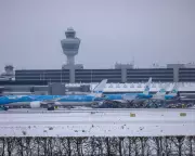 Schiphol Airport Cancels 700+ Flights as Winter Chaos Grips Europe