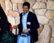 Trump to Nominate Kevin Warsh as Fed Chair Amid Independence Clash