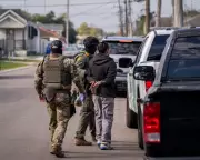 US Immigration Crackdown Shifts: 200 Officers Leave Louisiana for Minneapolis