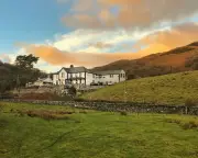 Why UK Hostels Like The Rocks in Snowdonia Are Booming for Family Holidays