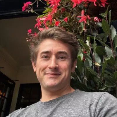 Charles Dickens' Descendant Unveils Golden Dog & Pot Statue in Southwark