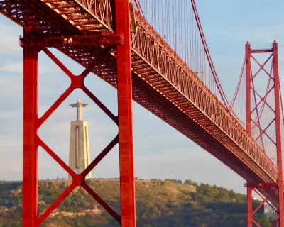 Christ Arises and Waiters Break: Readers' Best Photographs Showcased