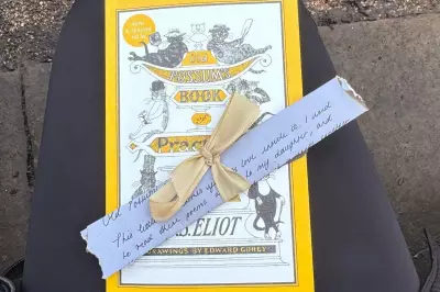 London's Elderly Hide Gift-Wrapped Books with Love Notes in Parks