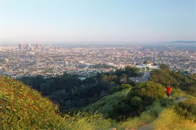Los Angeles Swelters in Record February Heat After Winter Storm