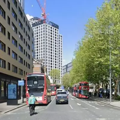 Teenager Stabbed in Elephant and Castle Fight, Police Hunt Attacker