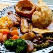 American TikTok Star Reviews London's 'Best Sunday Roast' with Mixed Verdict
