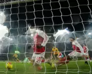 Arsenal's Dramatic Collapse at Molineux: A Tale of Self-Sabotage