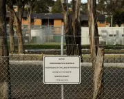 Australia Uses Kia Carnival Minivans for Detainee Transport Amid Immigration Scrutiny