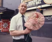 Binge Theatre: Why 'Summer of the Seventeenth Doll' Still Thrills After 70 Years