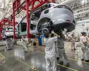 China's Green Energy Investment Surges, Leading Global Sector Growth