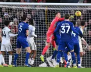 Everton Snatch Dramatic Victory Over Fulham Thanks to Leno's Own Goal Blunder