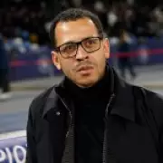 Former Chelsea Star Petit Predicts Bleak Future for Manager Rosenior