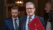 Keir Starmer Faces Leadership Crisis as Chief of Staff Resigns Over Mandelson Scandal