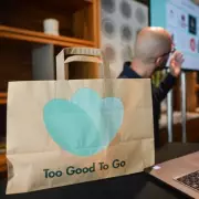 Londoner's 'Heaviest' Too Good To Go Bag Contains 10 Pints of Milk