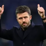 Man Utd Legend Bruce Warns Carrick of Striker Selection 'Conundrum'