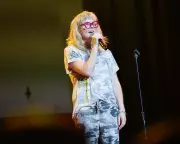 Maria Bamford's Unflinching Comedy Show Commands London Stage with Economic Wit