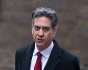 Miliband Unveils £1bn Community Green Energy Fund to Empower Local Areas