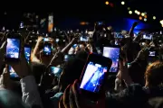 Security Expert Warns Against Phone Theft at Concerts