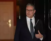 Starmer Defiant Amid Leadership Crisis: 'Not Prepared to Walk Away'