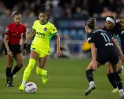 US Midfielders Bethune and Hutton Move in Major NWSL Trades