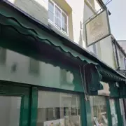 West London Jewellers 'Terrified' as Sledgehammer Raiders Strike Richmond Store