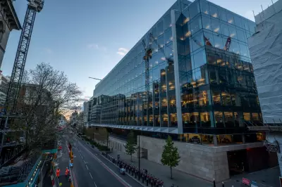 Goldman Sachs UK Wealth Chief Departs for Deutsche Bank in Major Move