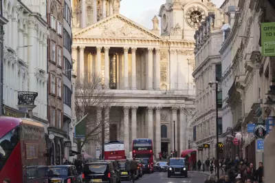 Ropes & Gray Elevates Junior Lawyer Salaries to £170,000 in London