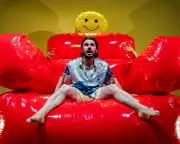 Alec Baldwin's 'Uncontainable Nausea' Premieres at New Diorama Theatre