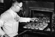 American Discovery of British Jacket Potatoes Sparks Culinary Debate