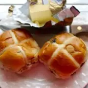 Asda's Hot Cross Buns Rival M&S in Taste Test, Cost Over £1 Less