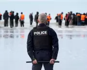 Asylum Seekers Forcibly Returned to France Under 'One In, One Out' Deal Smuggled Back to UK in Lorries