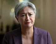 Australia Evacuates Officials' Families from UAE Amid Regional Conflict