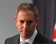 Australia's Economy Faces Buffeting from Middle East War, Treasurer Warns